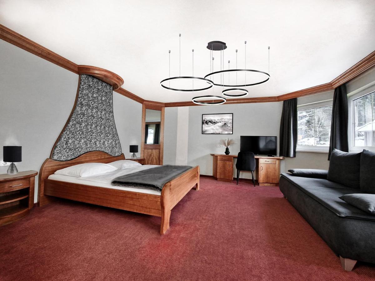 Hotel Laerchenhof Kaunertal Exteriör bild